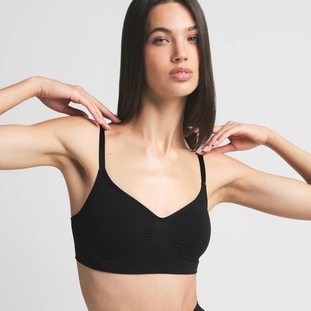 SKIMS Seamless Sculpt Bralette in Onyx M